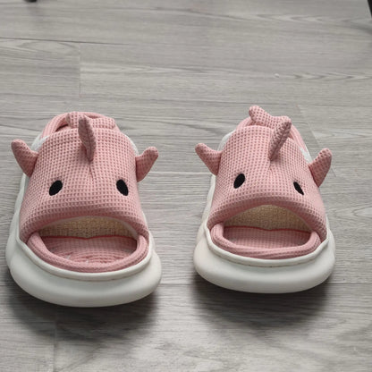 Nosso "Cozy Embroidered" Slippers